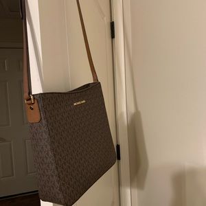 Michael Kors Messenger Bag Large